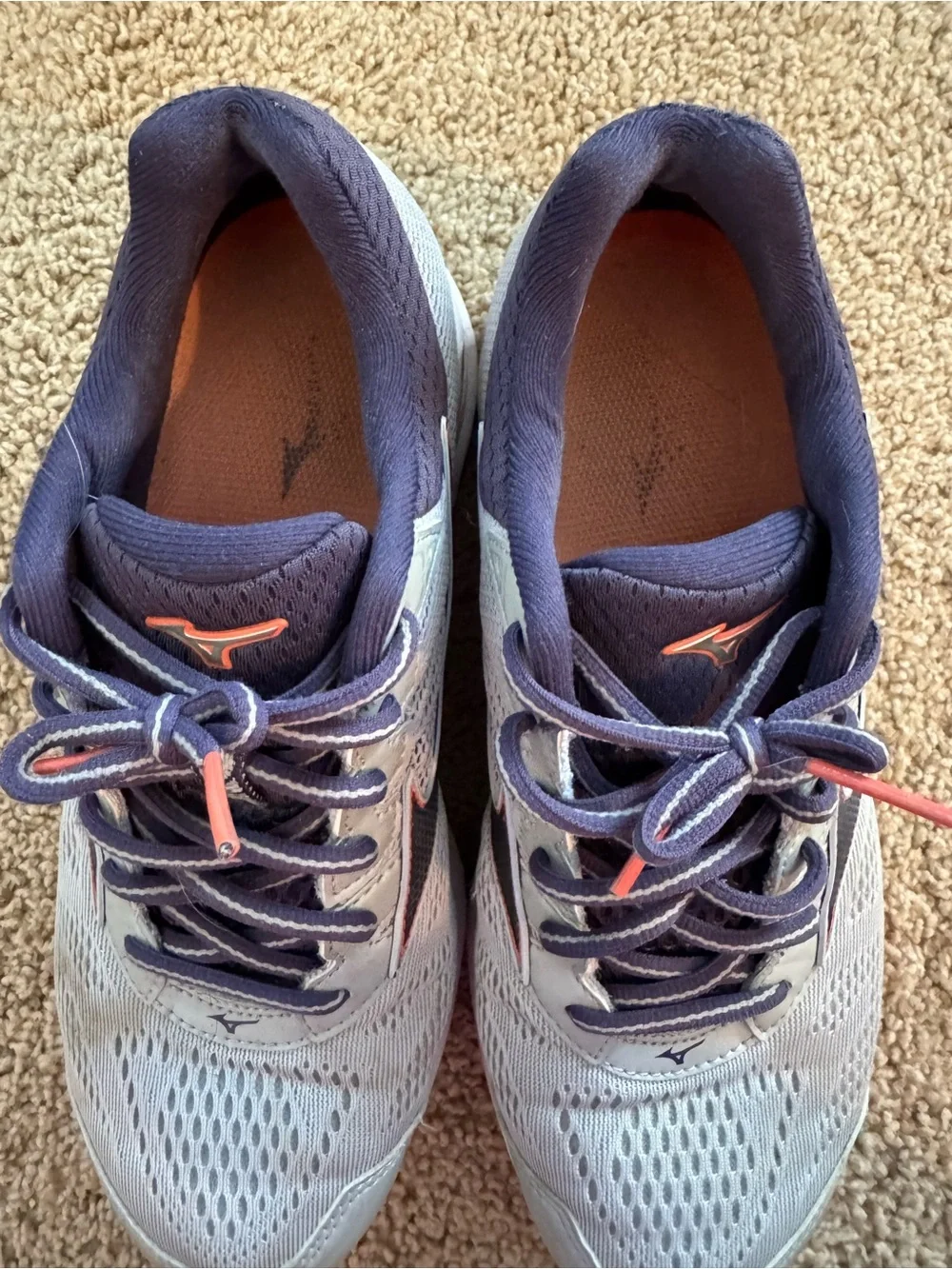 Mizuno Women's Light Gray and Navy Running Sneakers with Coral Highlights